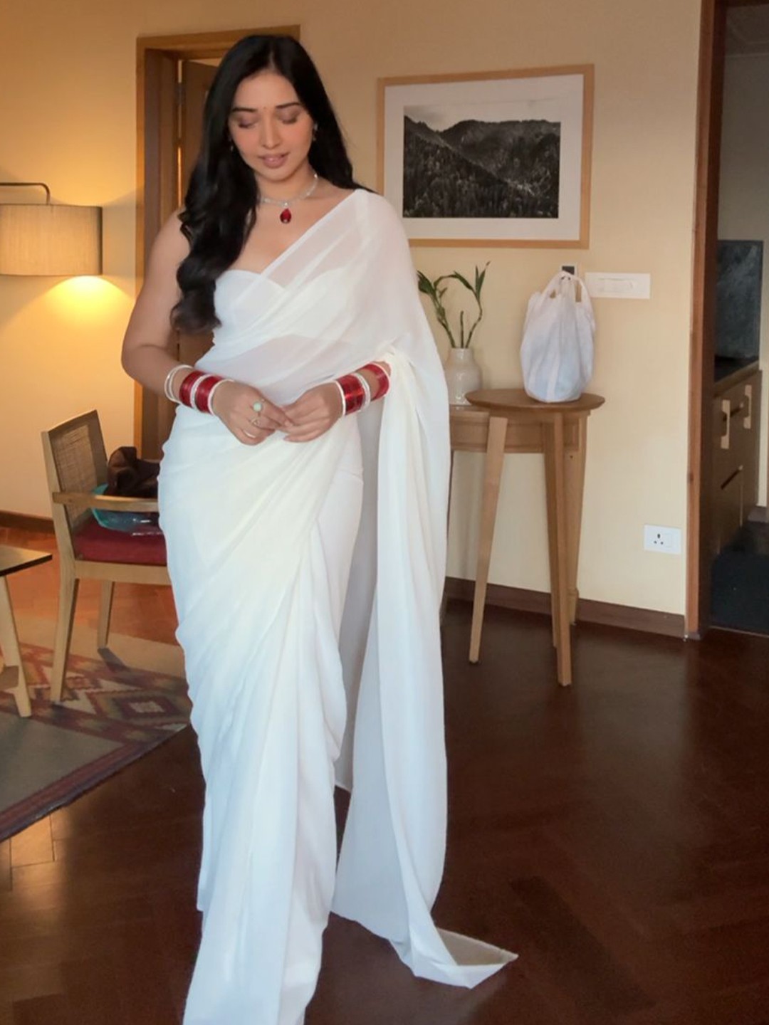 

HMP Fashion Plain Ready To Wear Saree, White