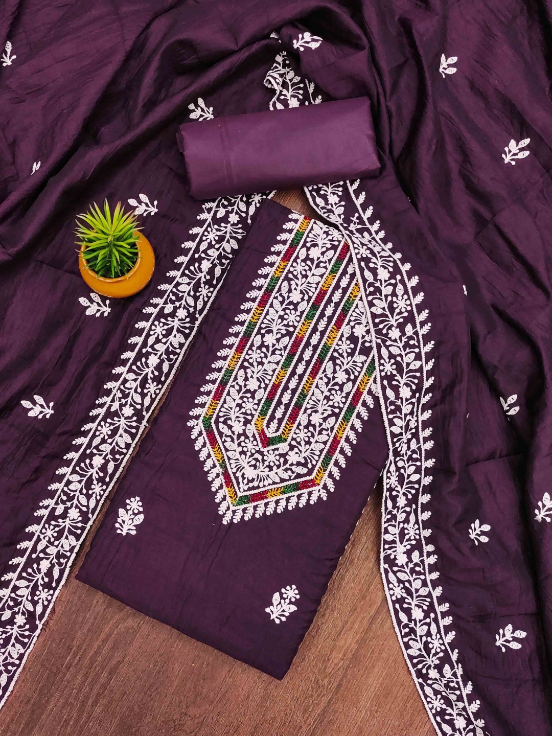 

Maroosh Floral Embroidered Unstitched Dress Material, Purple