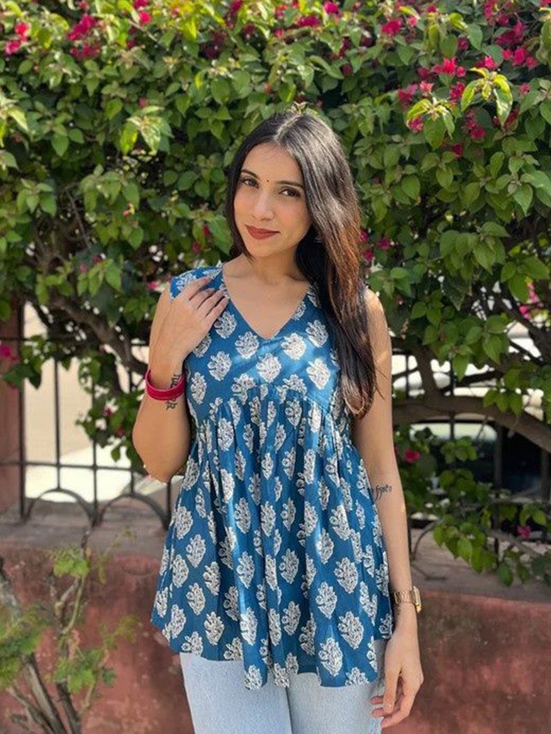 

JONAYA Women Floral Print Cotton Empire Top, Blue