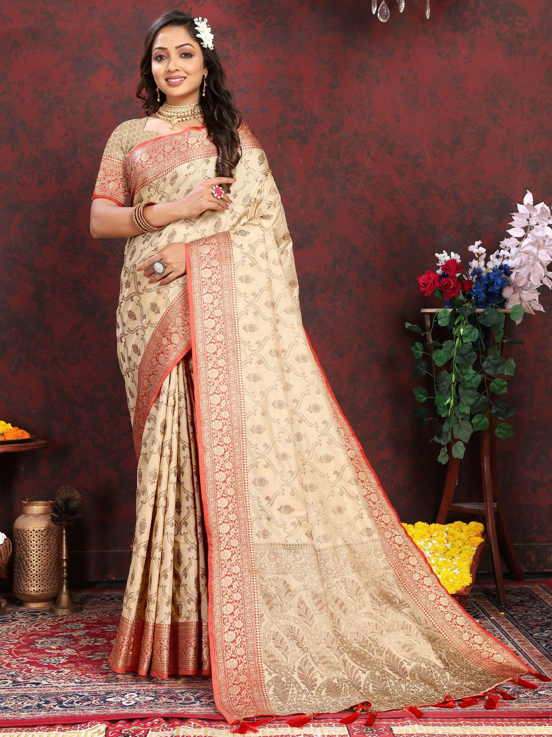 

LeeliPeeri Designer Woven Design Ethnic Motifs Zari Saree, Cream