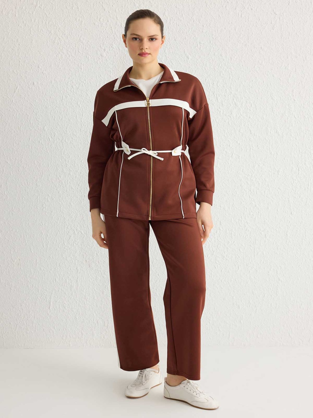 

Trendyol High Neck Sweatshirt With Trousers, Brown