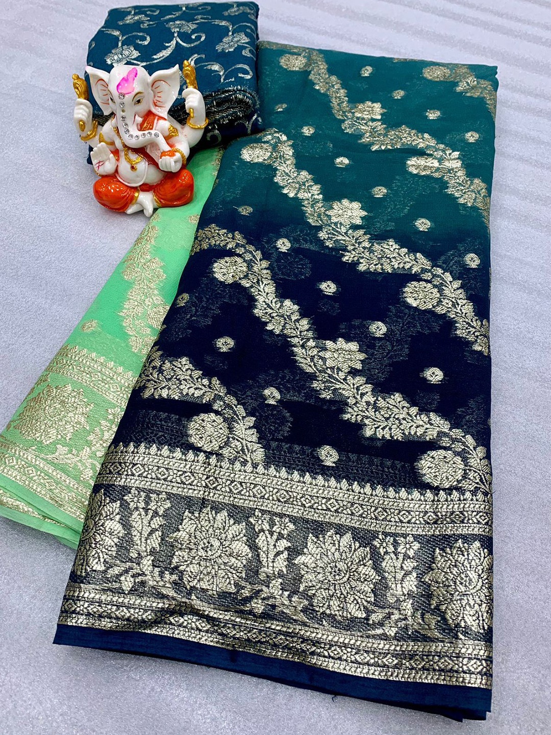 

PAYAL CREATION Ethnic Motifs Zari Pure Georgette Saree, Green