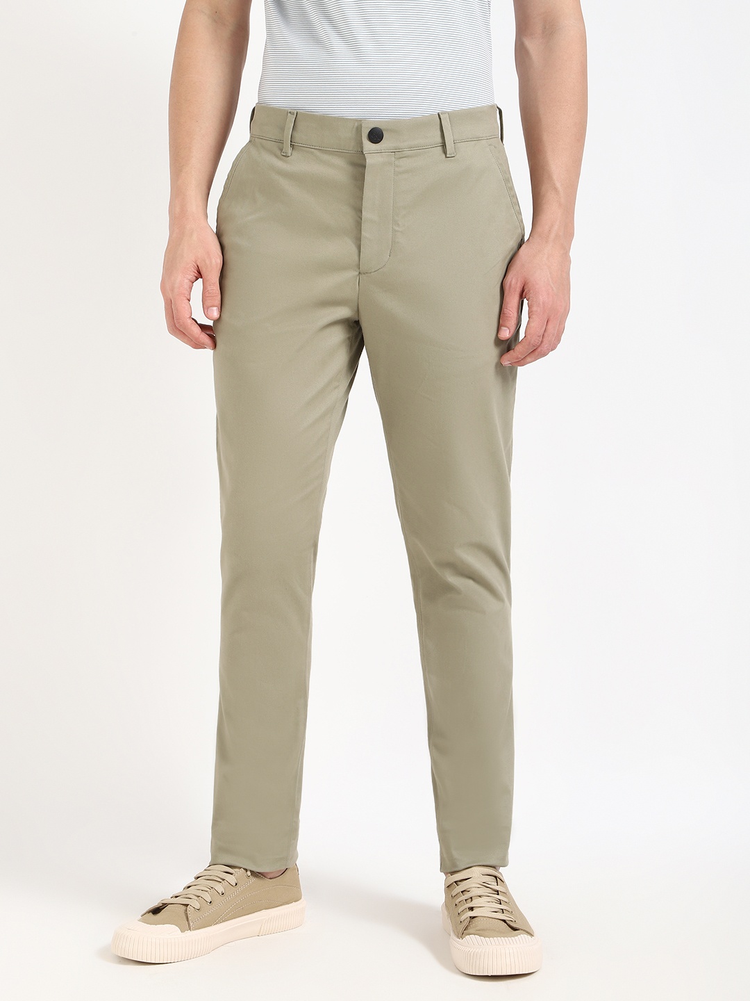 

Calvin Klein Jeans Men Tapered Fit Chinos Trousers, Green