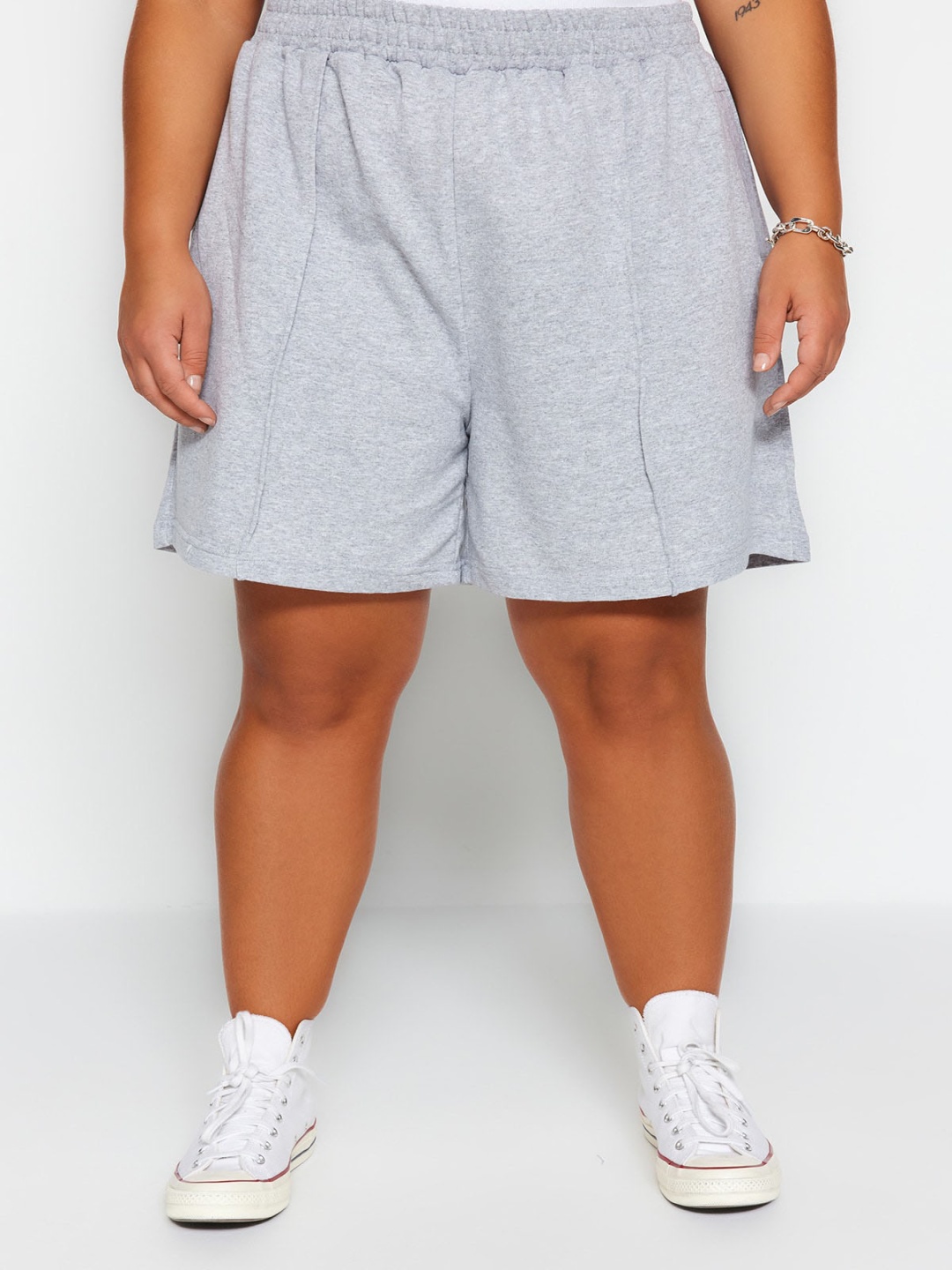 

Trendyol Women Plus Size Regular Shorts, Grey