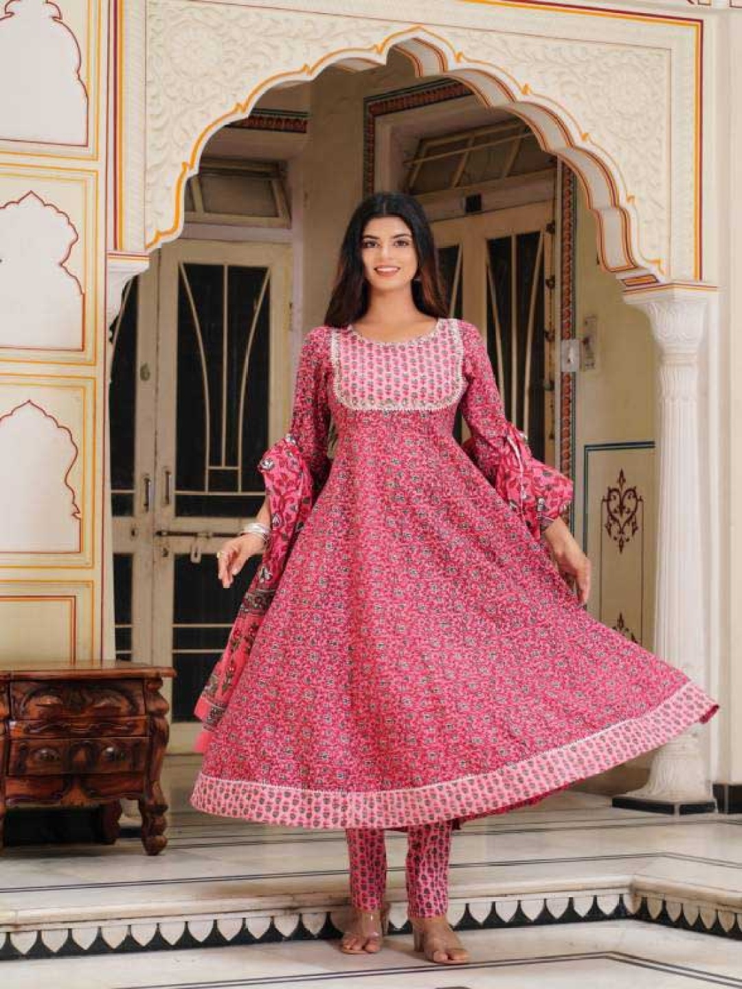 

ClothAura Floral Printed Thread Work Anarkali Kurta With Trousers & Dupatta, Pink
