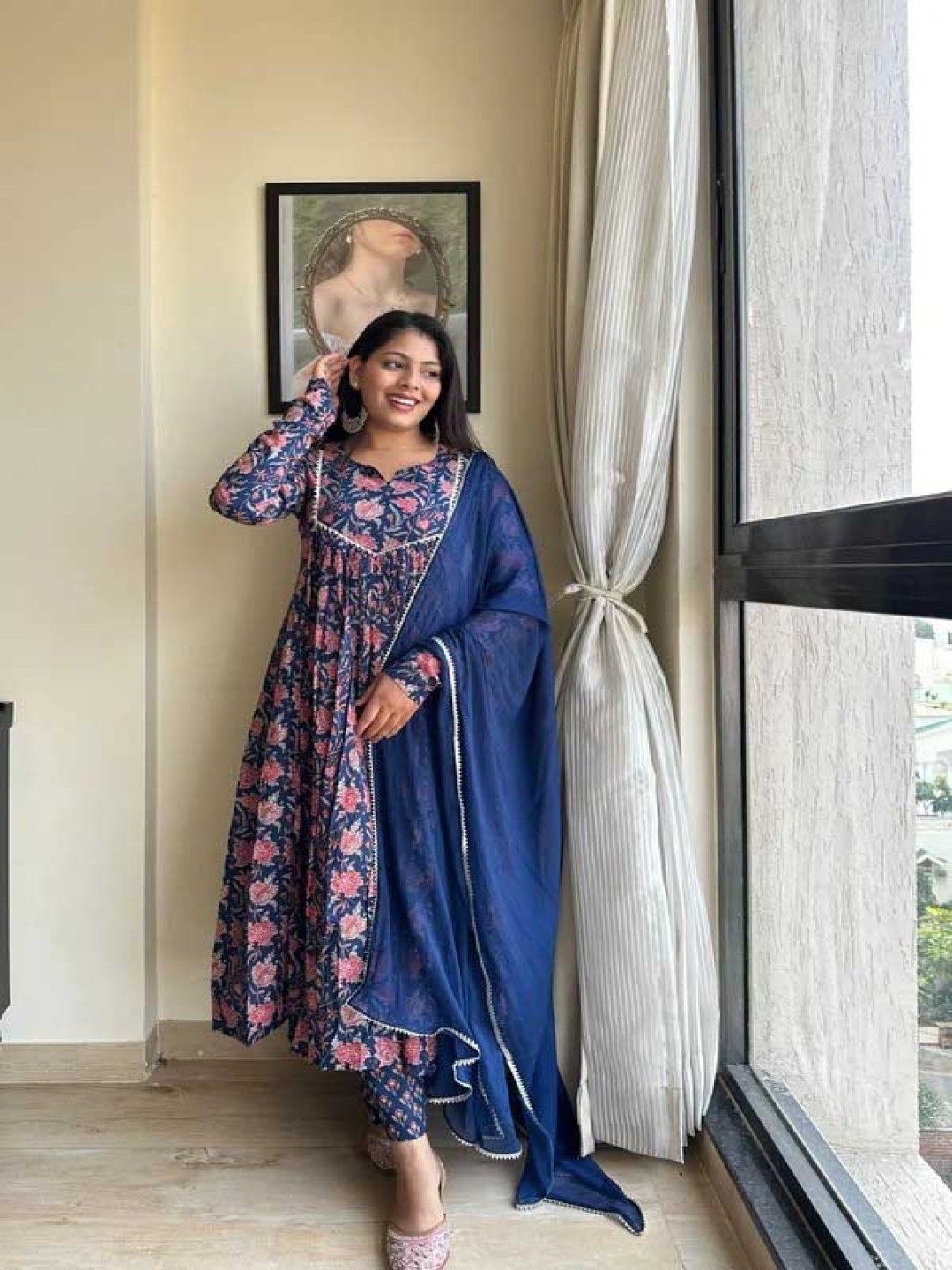 

JONAYA Women Floral Printed Pleated Gotta Patti Pure Cotton Kurta with Trousers & With Dupatta, Blue
