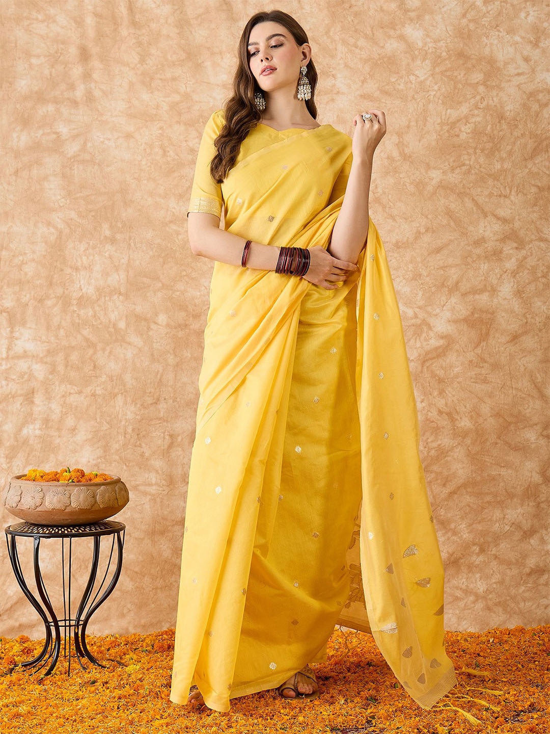 

MANVAA Woven Design Zari Saree, Yellow