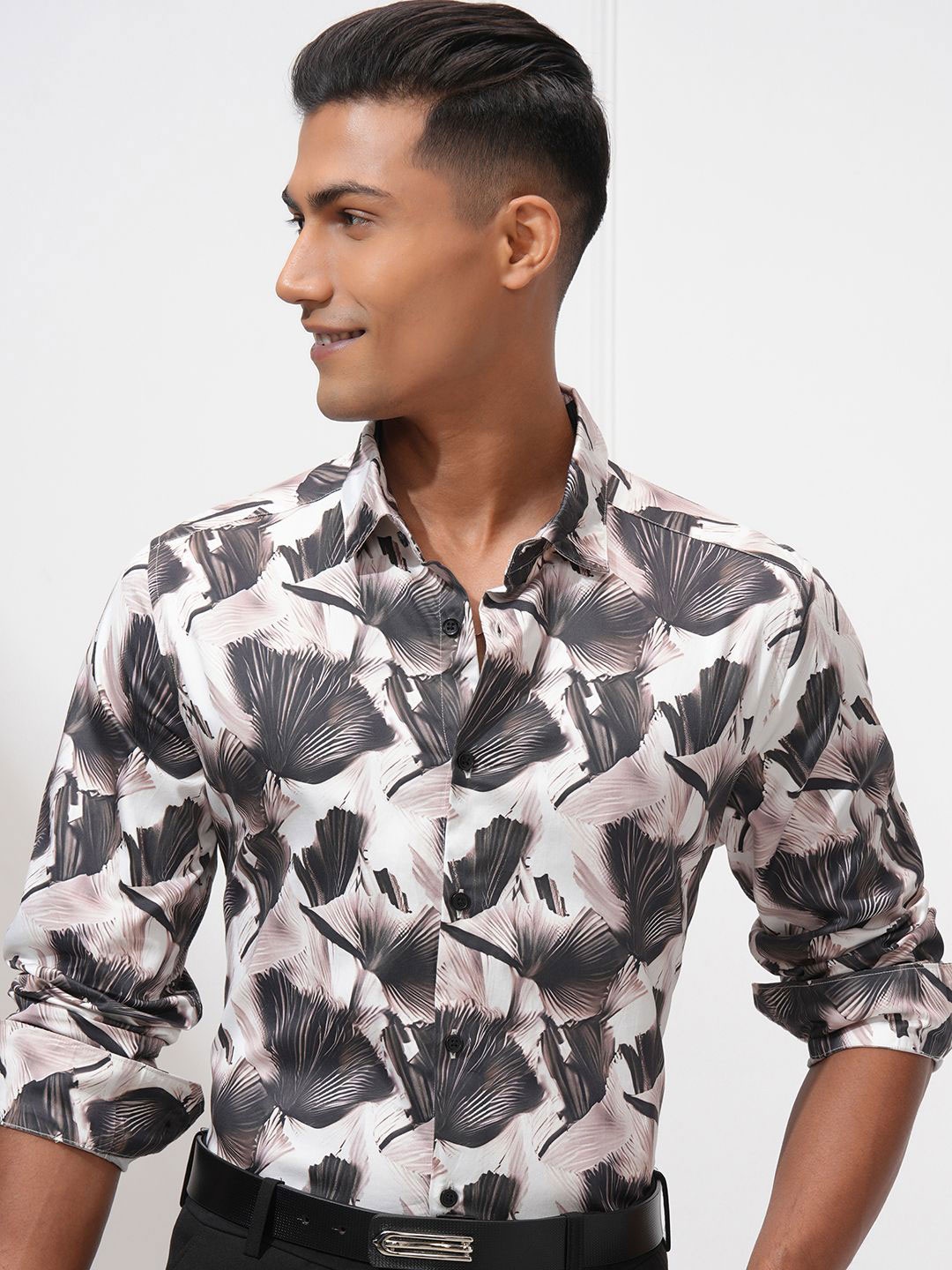 

Locomotive Men Premium Satin Printed Occasion Shirt, Peach