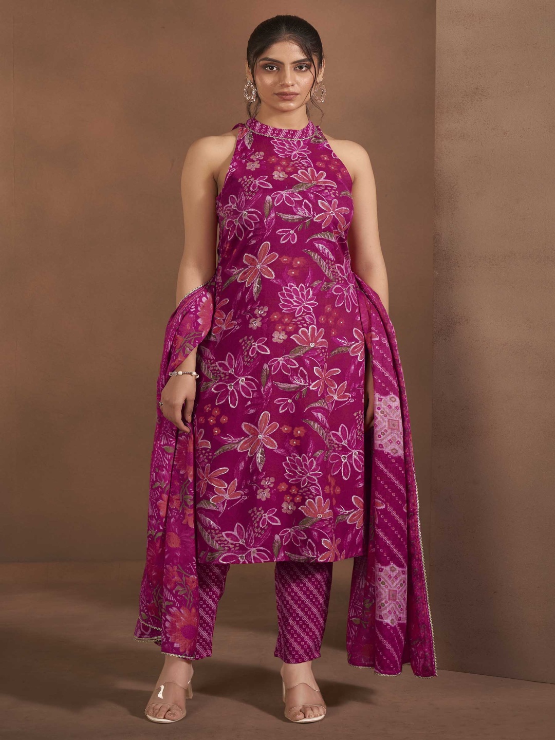 

Anouk Floral Printed Straight Kurta With Trouser And Dupatta, Pink