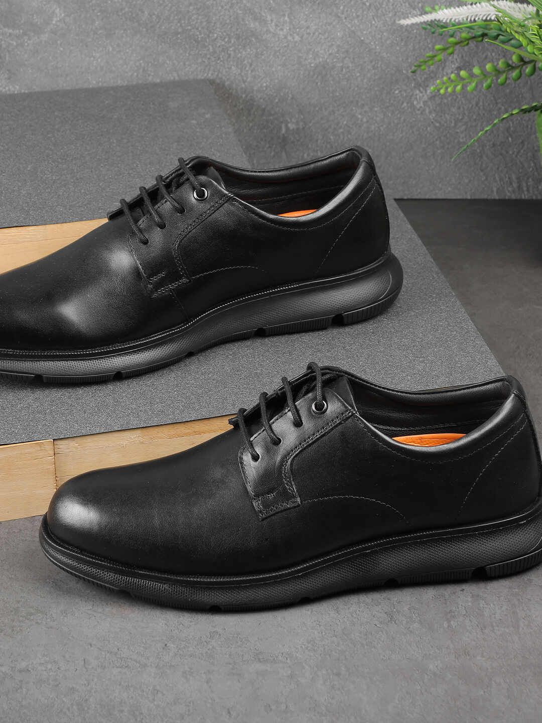 

Metro Men Leather Derbys, Black