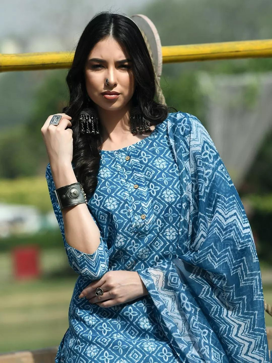 

Vestimento Women Floral Printed Regular Kurti with Trousers & With Dupatta, Blue