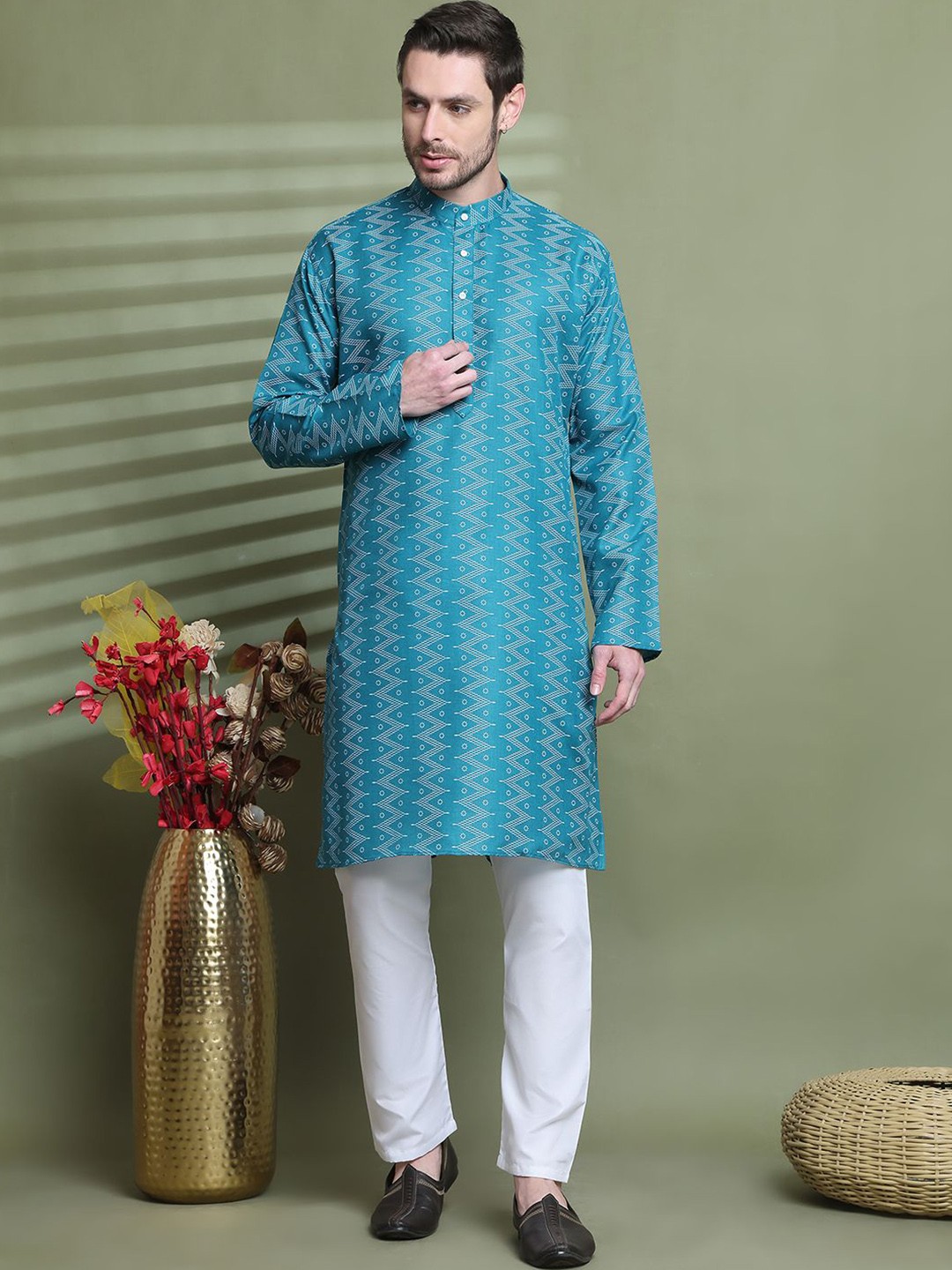 

Armaan Ethnic Men Ethnic Motifs Printed Regular Kurta with Pyjamas, Blue