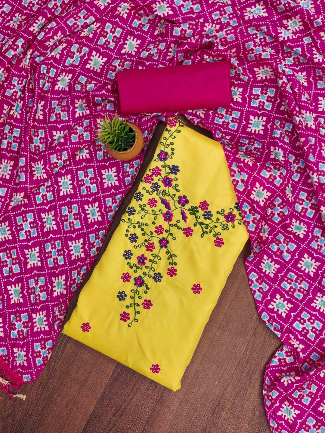 

Maroosh Embellished Jalpari Cotton Unstitched Dress Material, Yellow