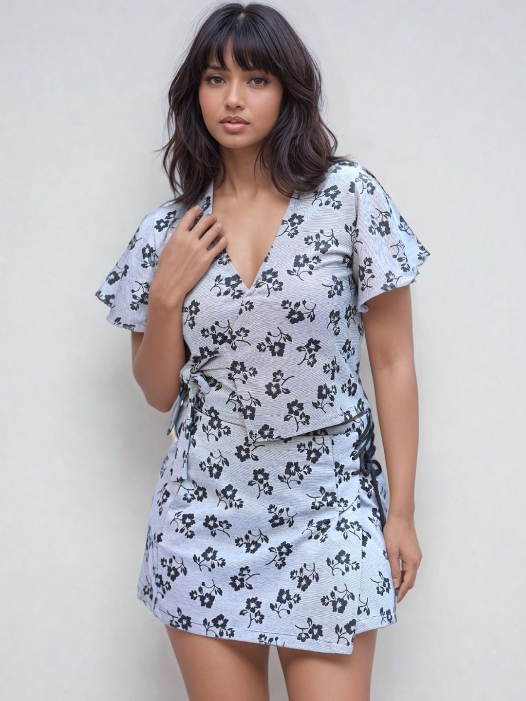 

Isthitos Printed Top With Skirt Co-Ords, Grey