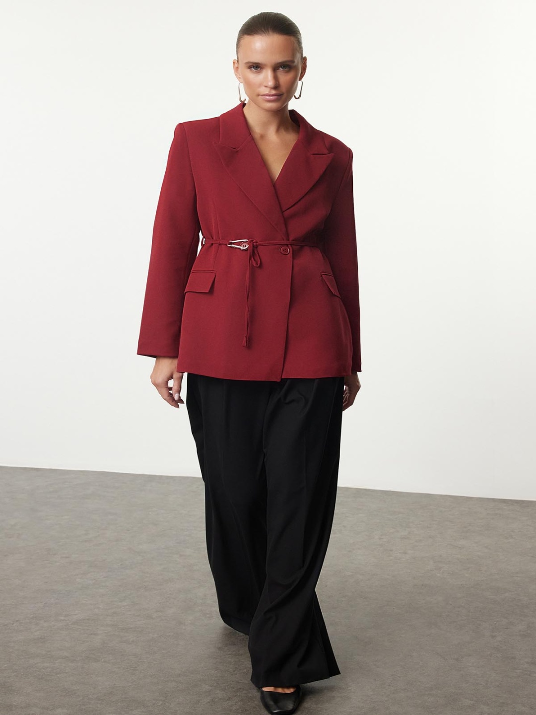 

Trendyol Women Lapel Collar Solid Casual Tailored Jacket, Maroon