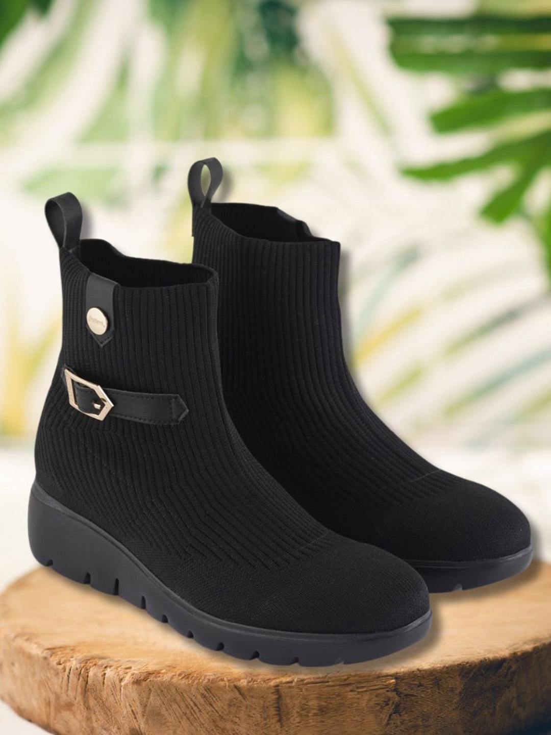 

PEPITOES Women Wedge Chelsea Boots, Black