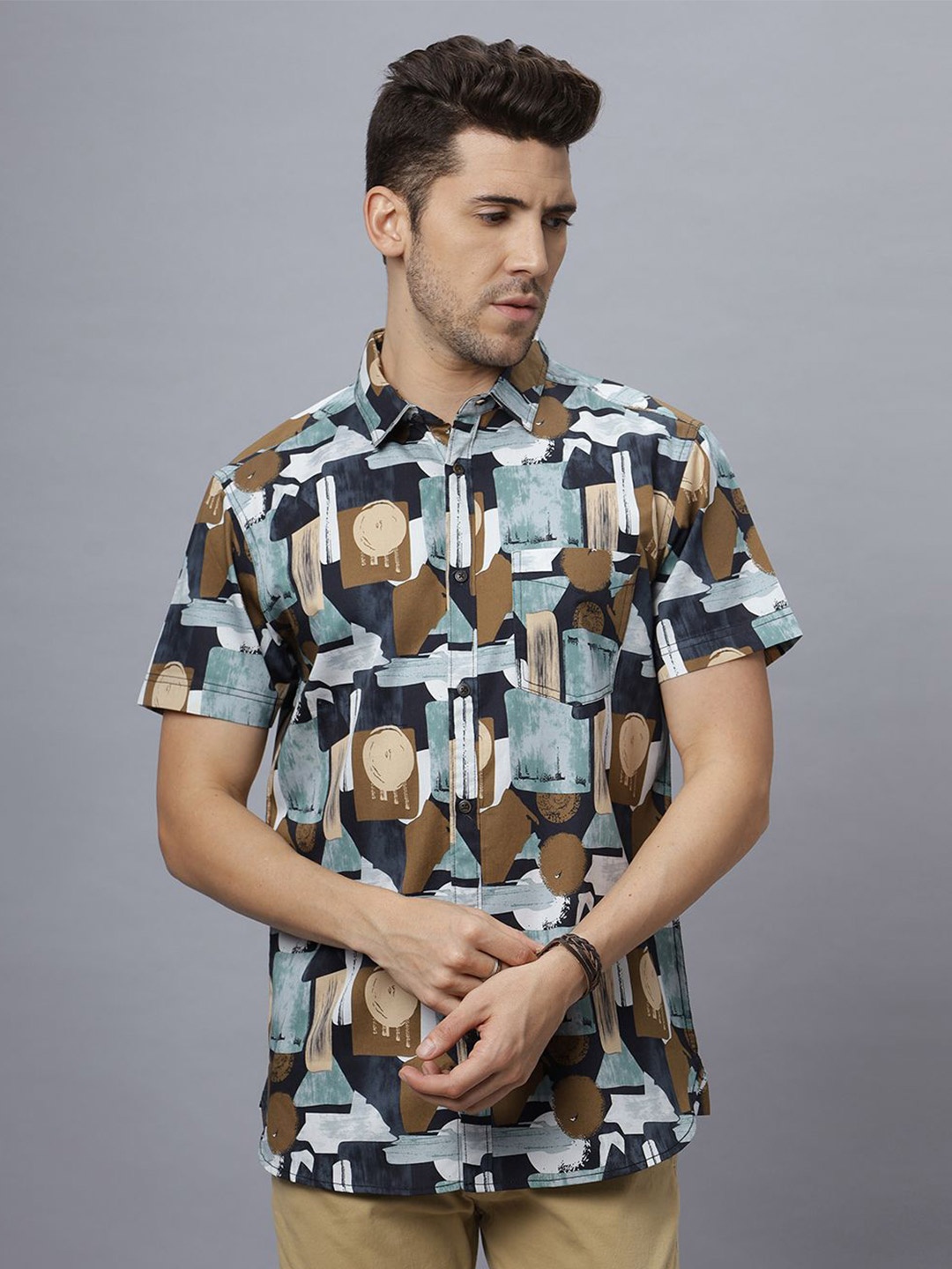 

NEON CHILLIE Men Spread Collar Abstract Printed Satin Casual Shirt, Navy blue