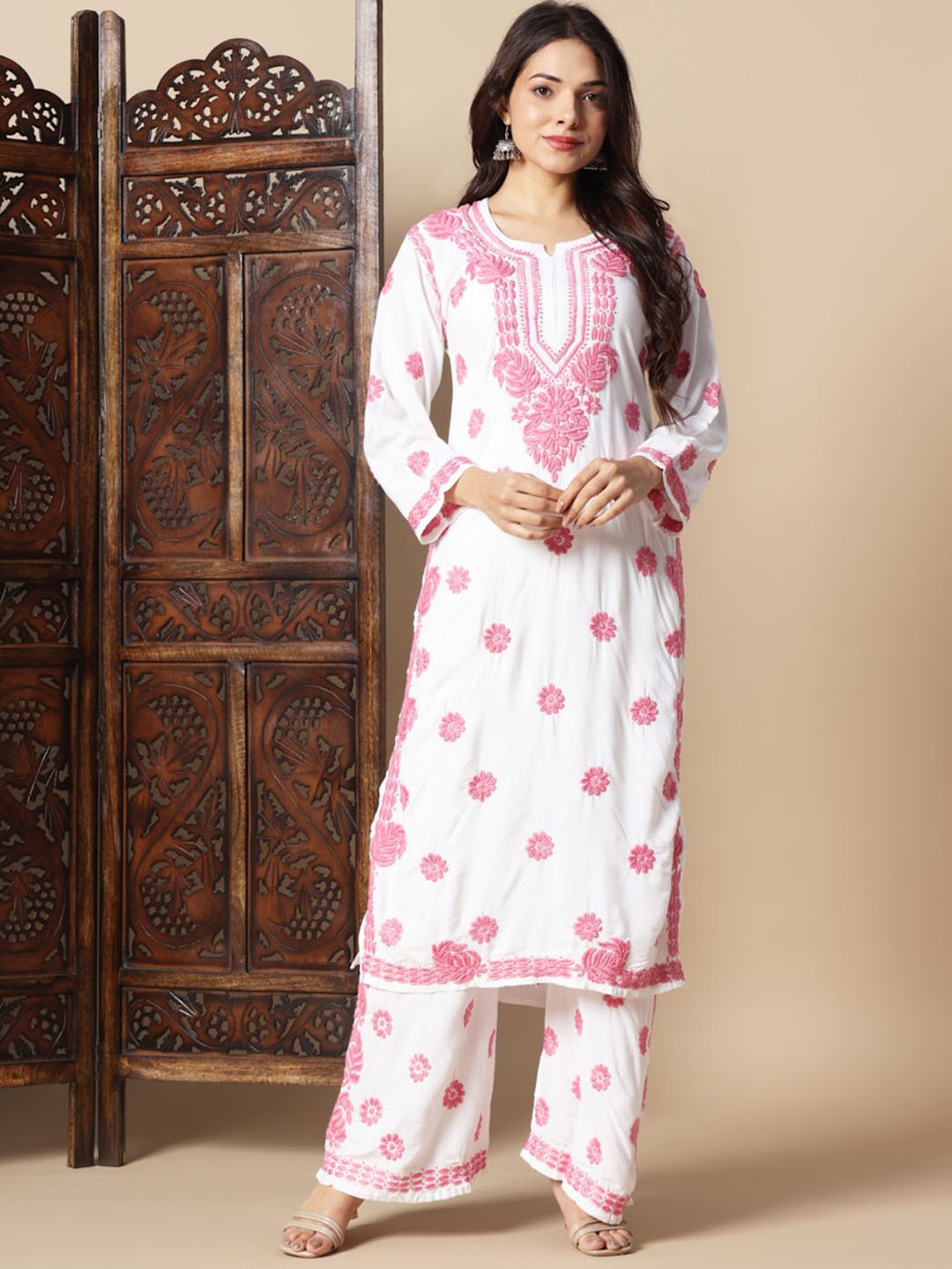 

Fashionable Luxurious Plus Size 3d Floral Chikankari Notch Neck Kurta with Palazzo, Pink