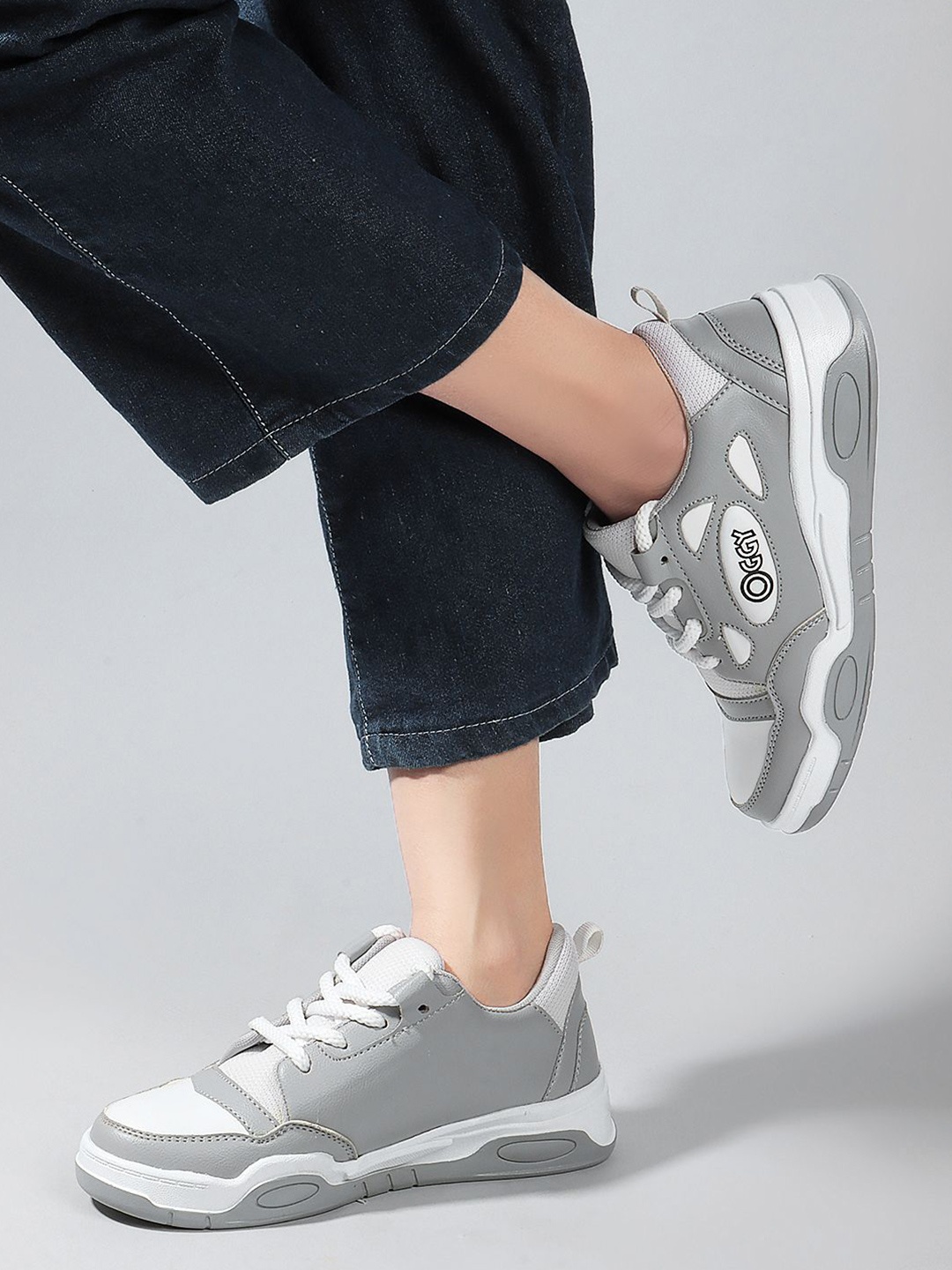 

The Roadster Lifestyle Co Women Running Shoes, Grey