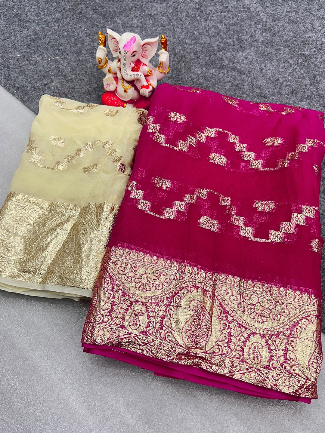

PAYAL CREATION Ethnic Motifs Zari Pure Georgette Saree, Pink
