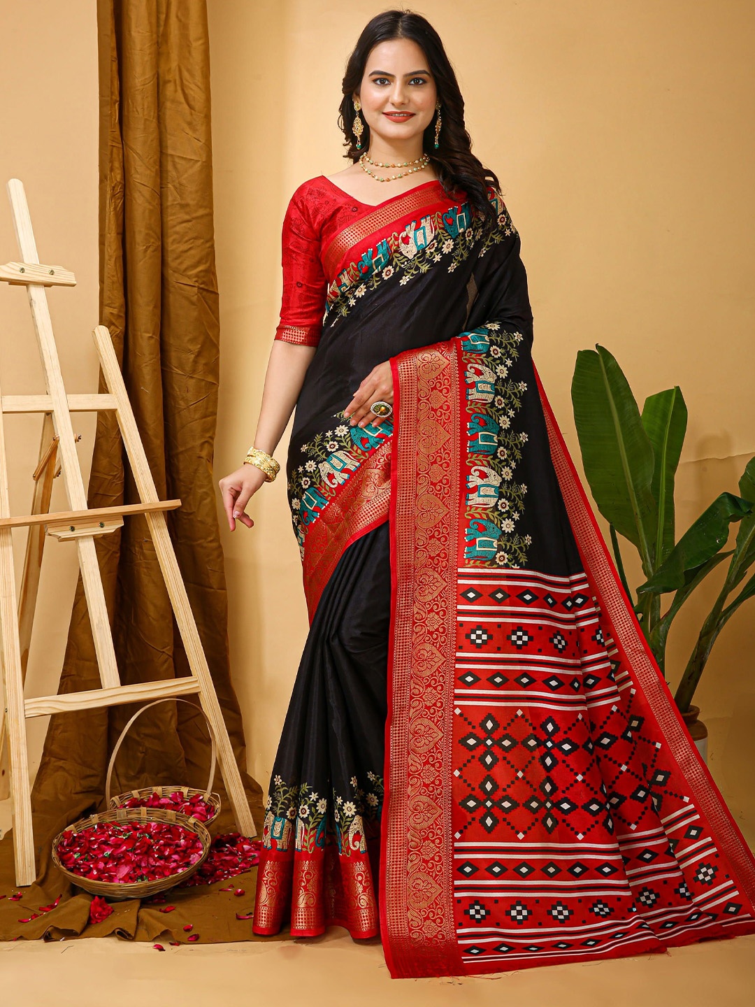 

KAYOMMI Batik Zari Silk Cotton Kanjeevaram Saree, Black