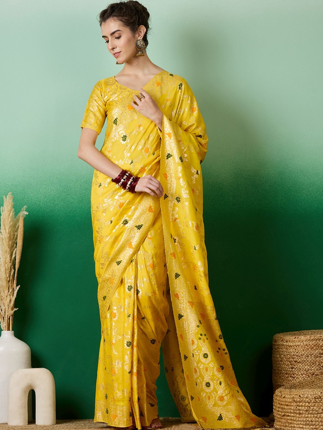 

Mitera Floral Zari Banarasi Saree, Yellow