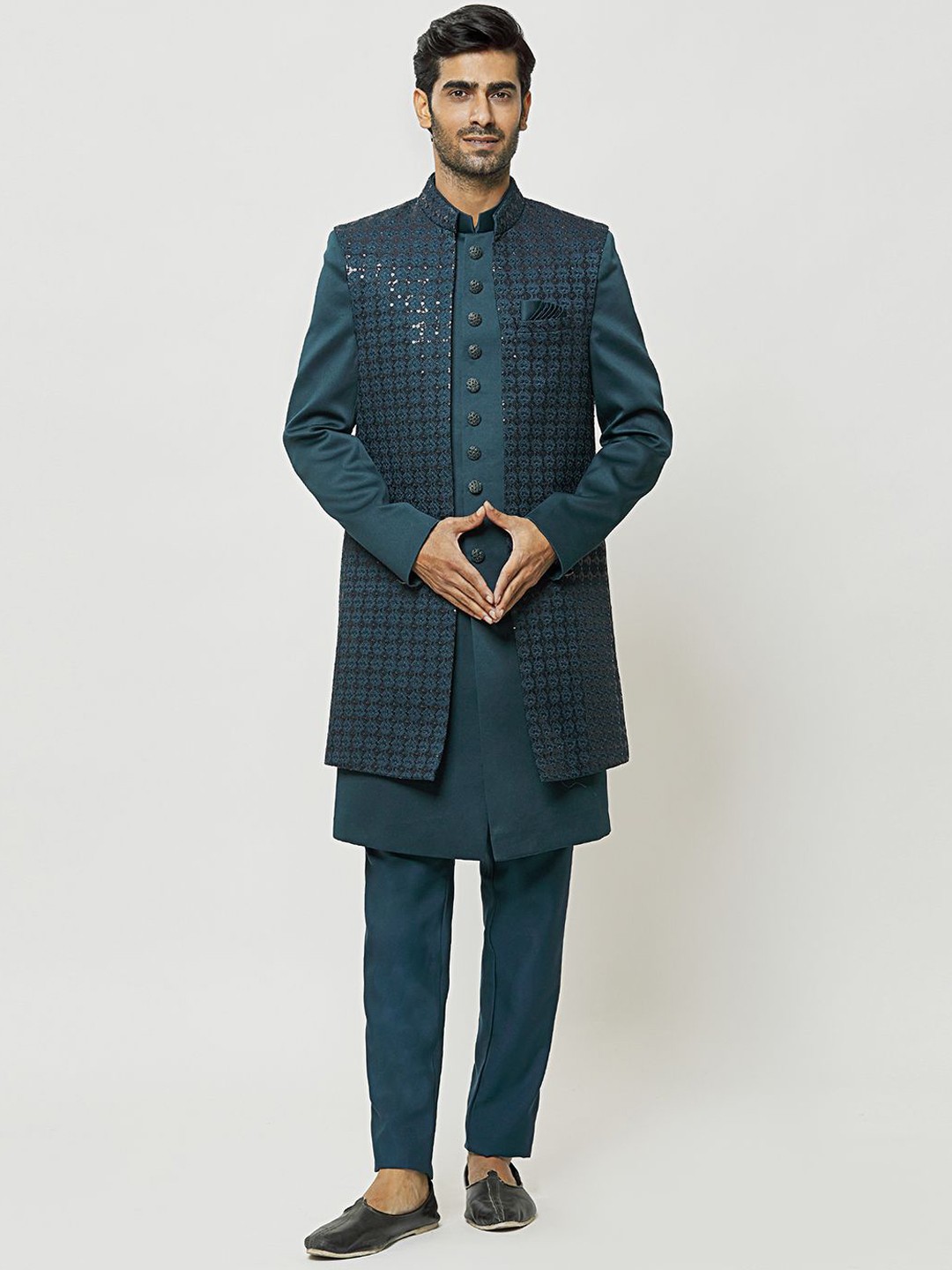 

Aryavir Malhotra Men Regular Sequinned Kurta with Churidar, Green
