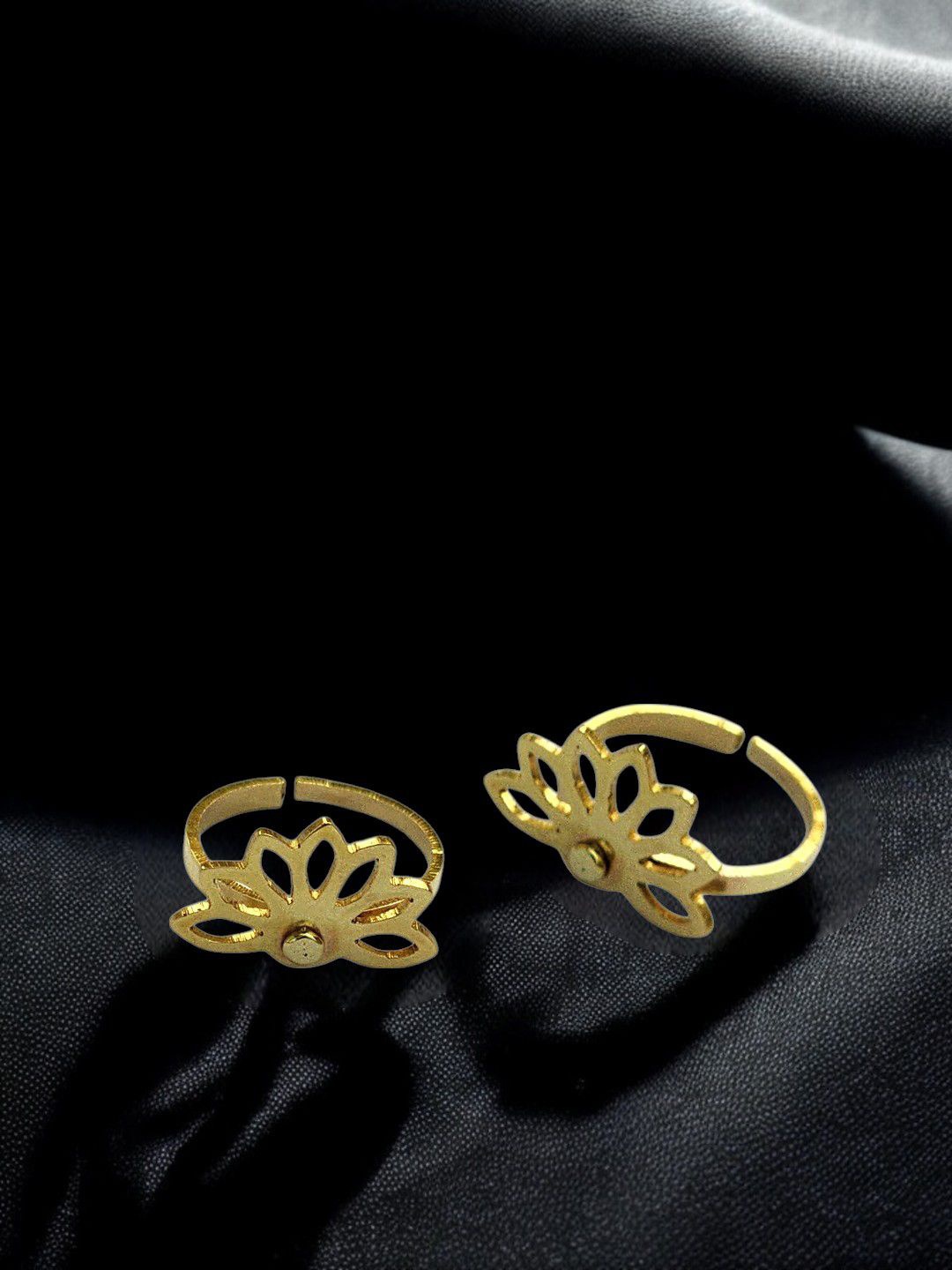 

Goldnera Handcrafted Toe Rings, Gold