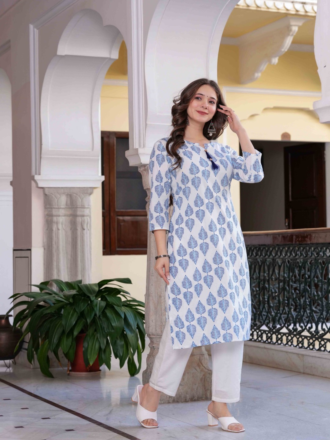 

BKApparels Women Ethnic Motifs Printed Thread Work Kurta, White