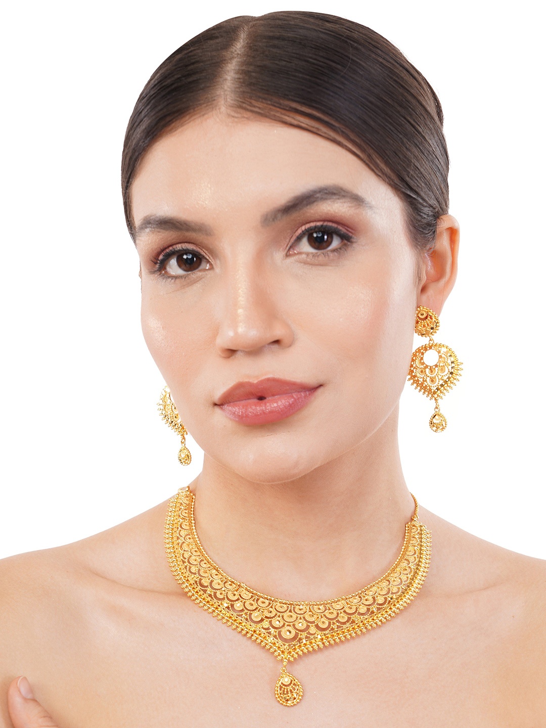 

Zhouse Gold Plated Textured Jewellery Set