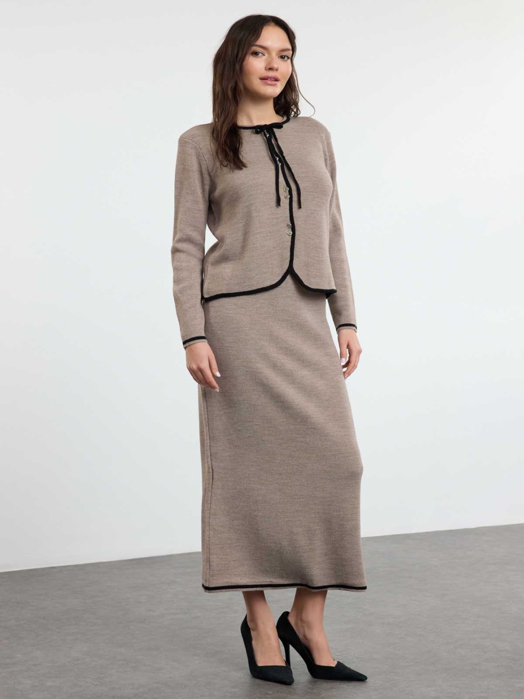 

Trendyol Round Neck Sweater And Skirt, Brown