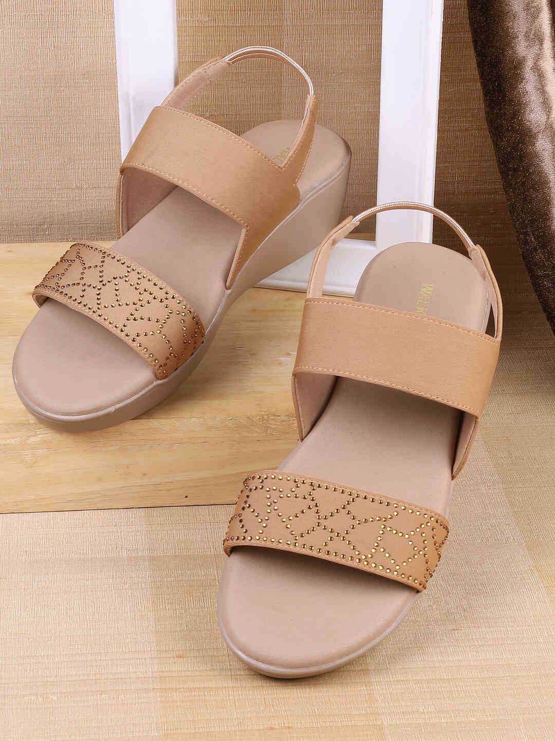 

WALKWAY by Metro Flatform Mules, Beige