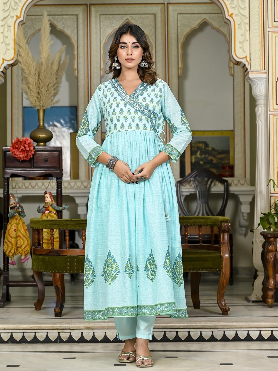 

AADEA Women Floral Printed Regular Pure Cotton Kurta with Trousers, Green