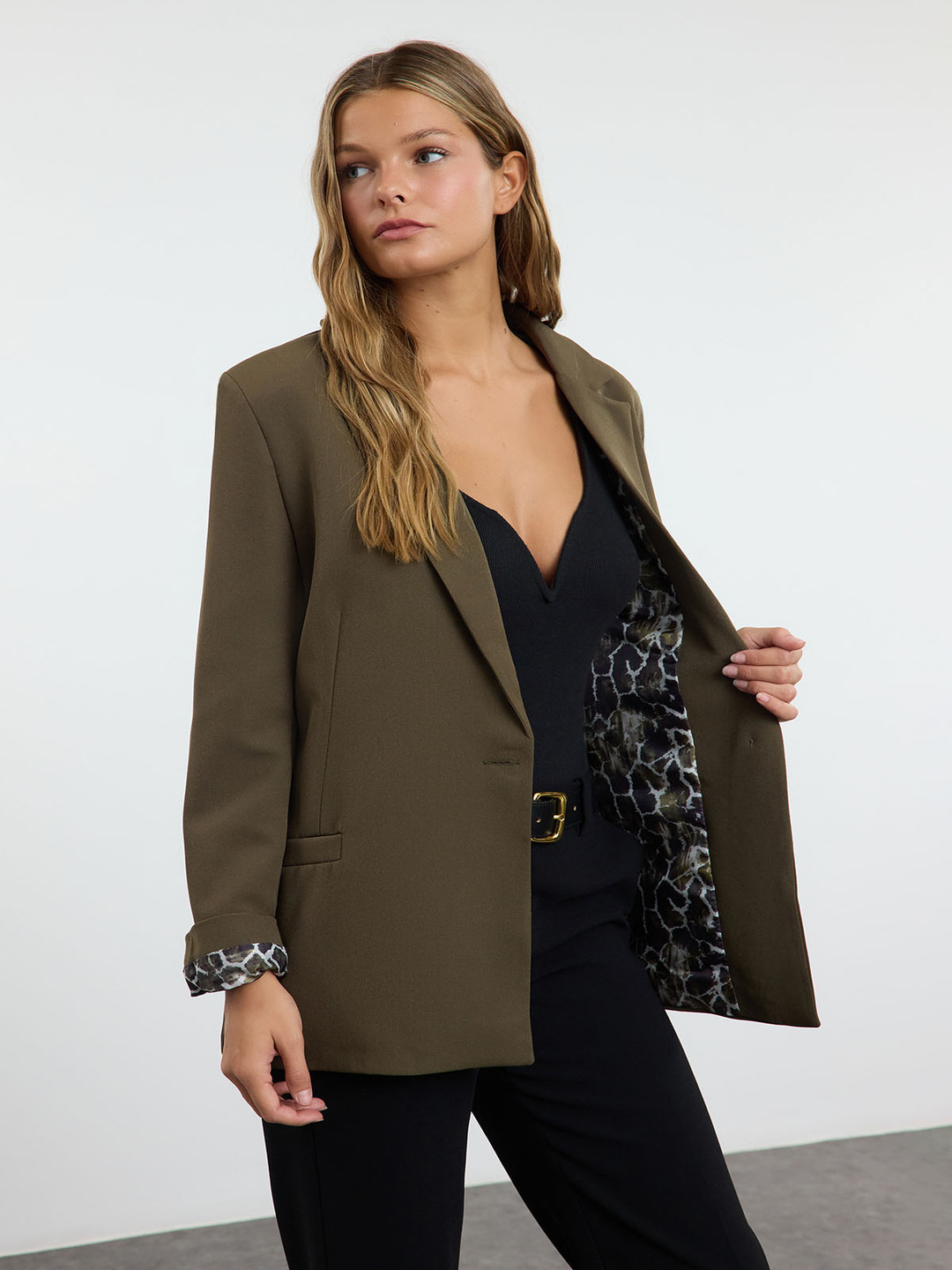 

Trendyol Women Lapel Collar Solid Casual Tailored Jacket, Olive