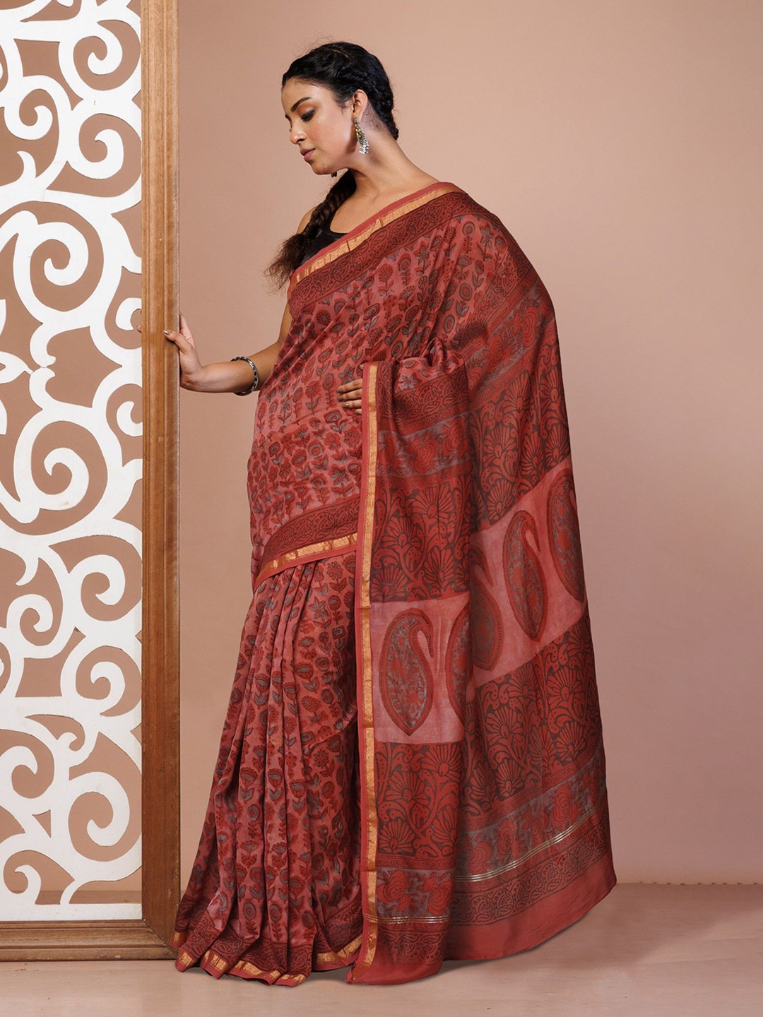 

Unnati Silks Ethnic Motifs Zari Handloom Chanderi Saree, Red