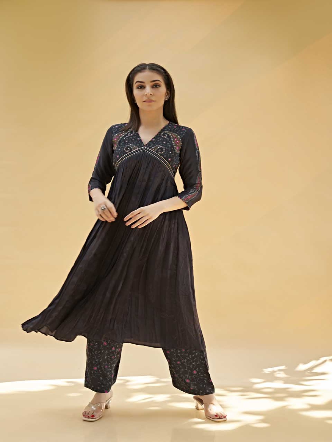 

SUKRUTI DESIGN Women Floral Yoke Design Pleated Sequinned Silk Crepe Kurta with Trousers & With Dupatta, Charcoal