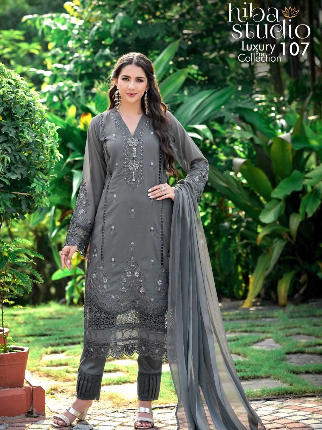 

HIBA STUDIO Floral Embroidered V-Neck Organza Straight Kurta With Trousers & Dupatta, Grey