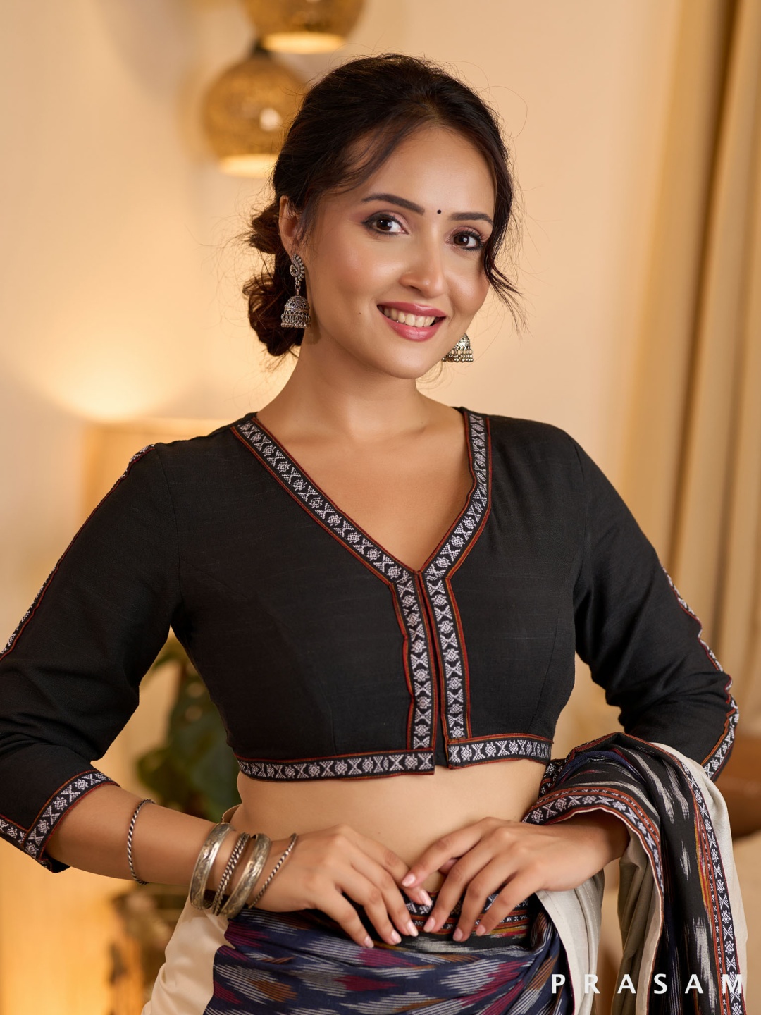 

Prasam Handloom & Ikat Border Combination Saree Blouse, Black