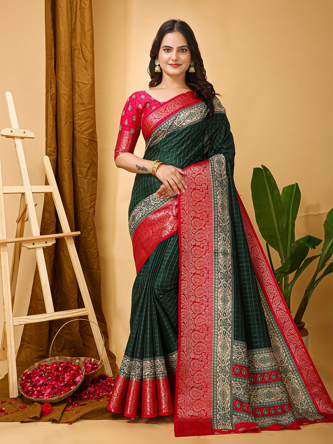 

KAYOMMI Checked Zari Kanjeevaram Saree, Green