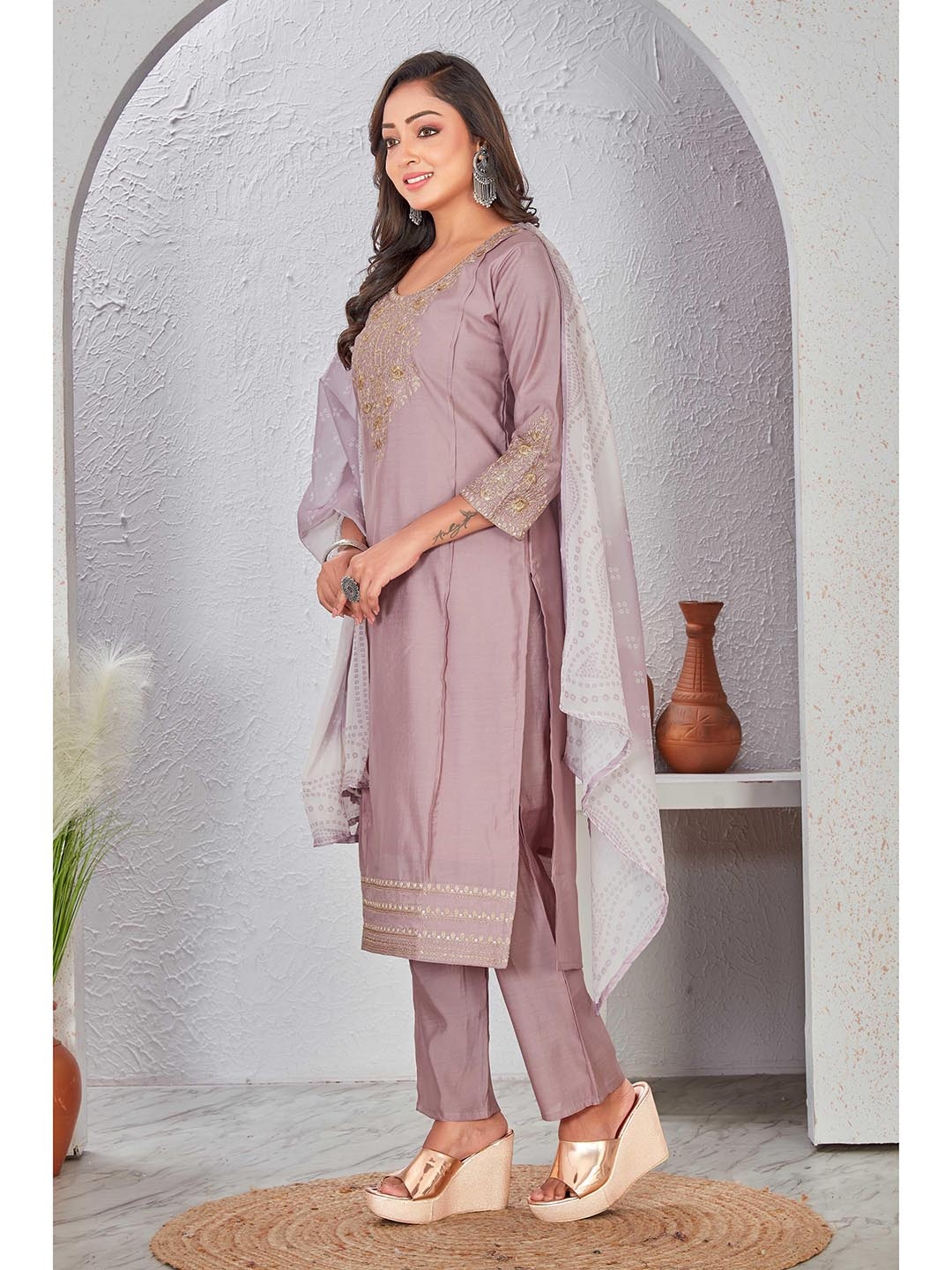 

Tankori Floral Embroidered Sequinned U-Neck Cotton Silk Kurta with Trousers & Dupatta, Lavender