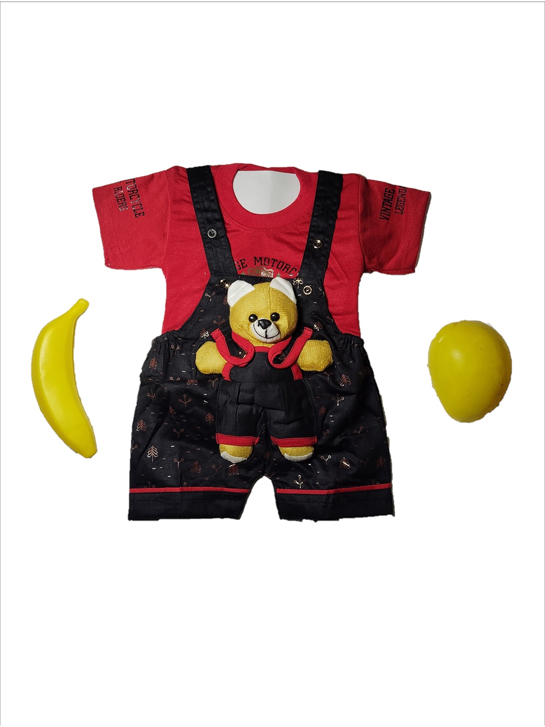 

SHREEVASA Kids Printed Dungarees With T-Shirt, Red