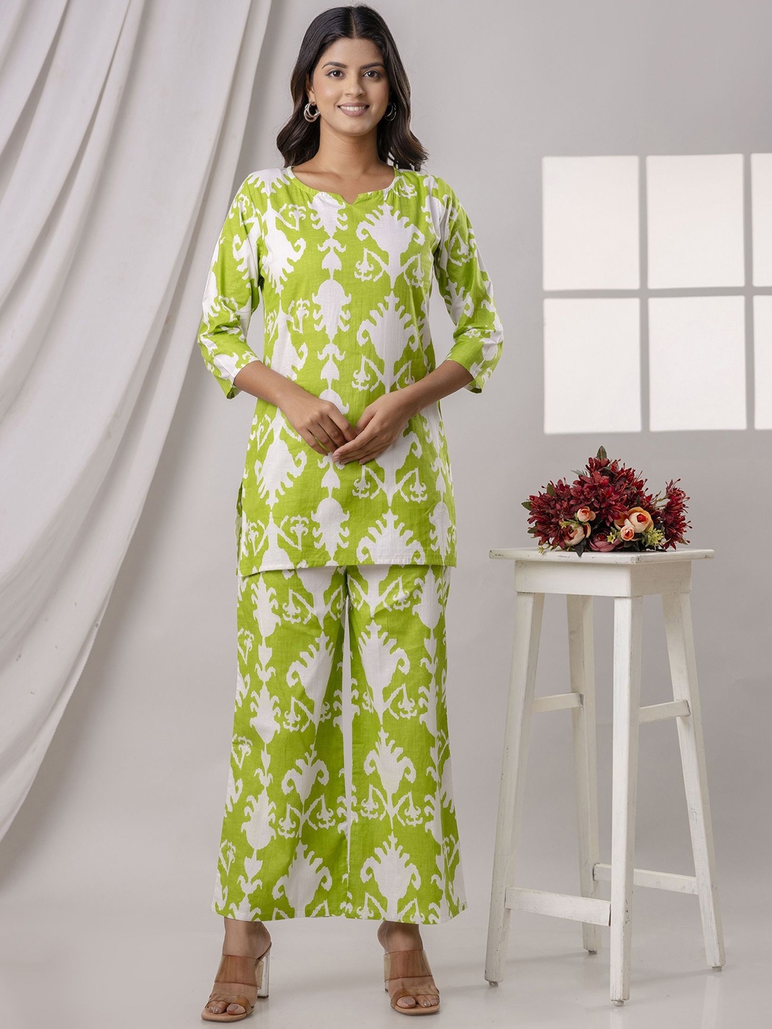 

POSHART FASHION AS UNIQUE AS YOU ARE Printed Top & Trousers Co-Ords, Green