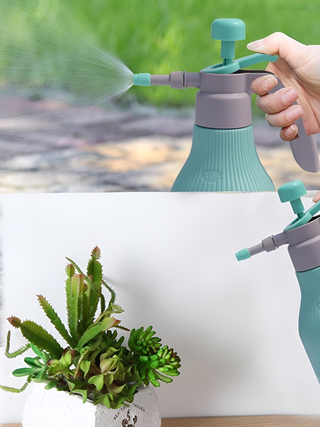 

HomeCloud Sea Green & Grey Manual Garden Water Sprayer 2ltr