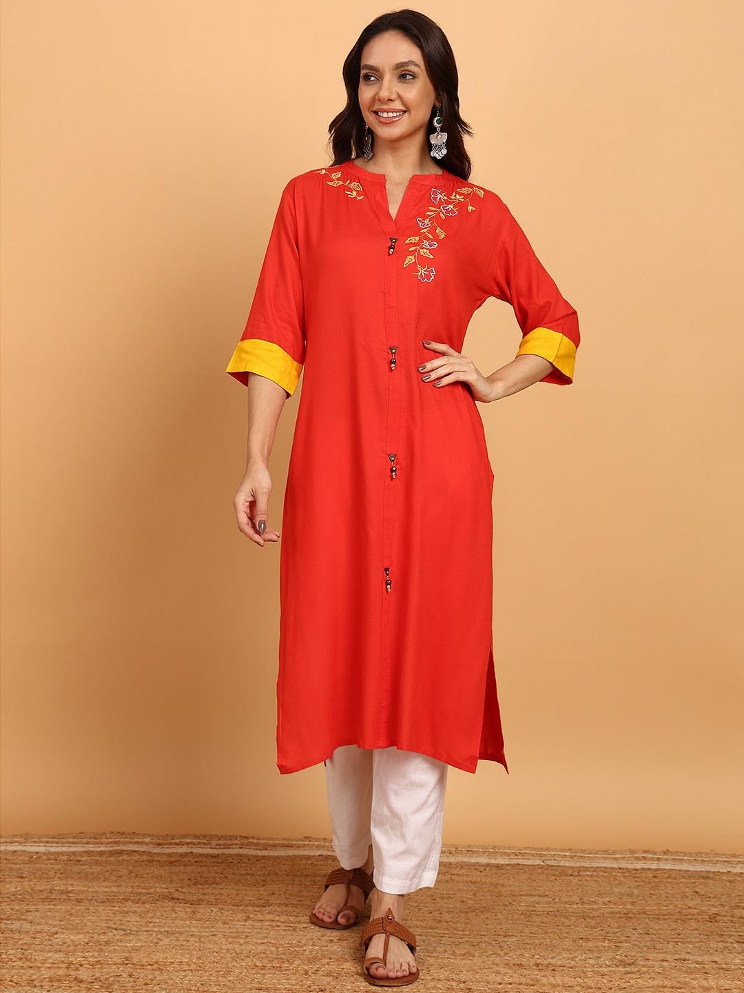 

VAHSON Floral Yoke Design Mandarin Collar Thread Work Beads And Stones Straight Kurta, Red