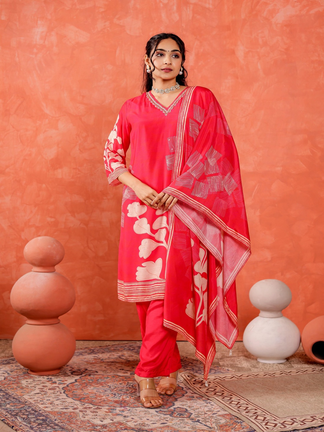 

Chandbaali Women Floral Printed Regular Beads and Stones Kurta with Trousers & With Dupatta, Pink