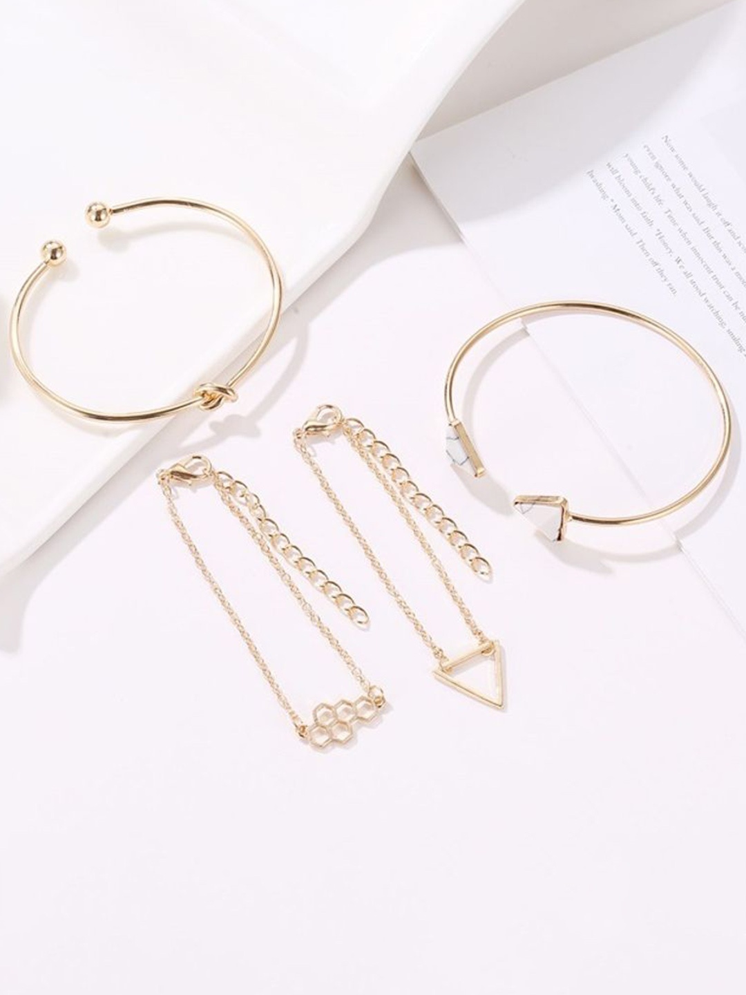 

Celestique Women 4 Link Bracelet, Gold