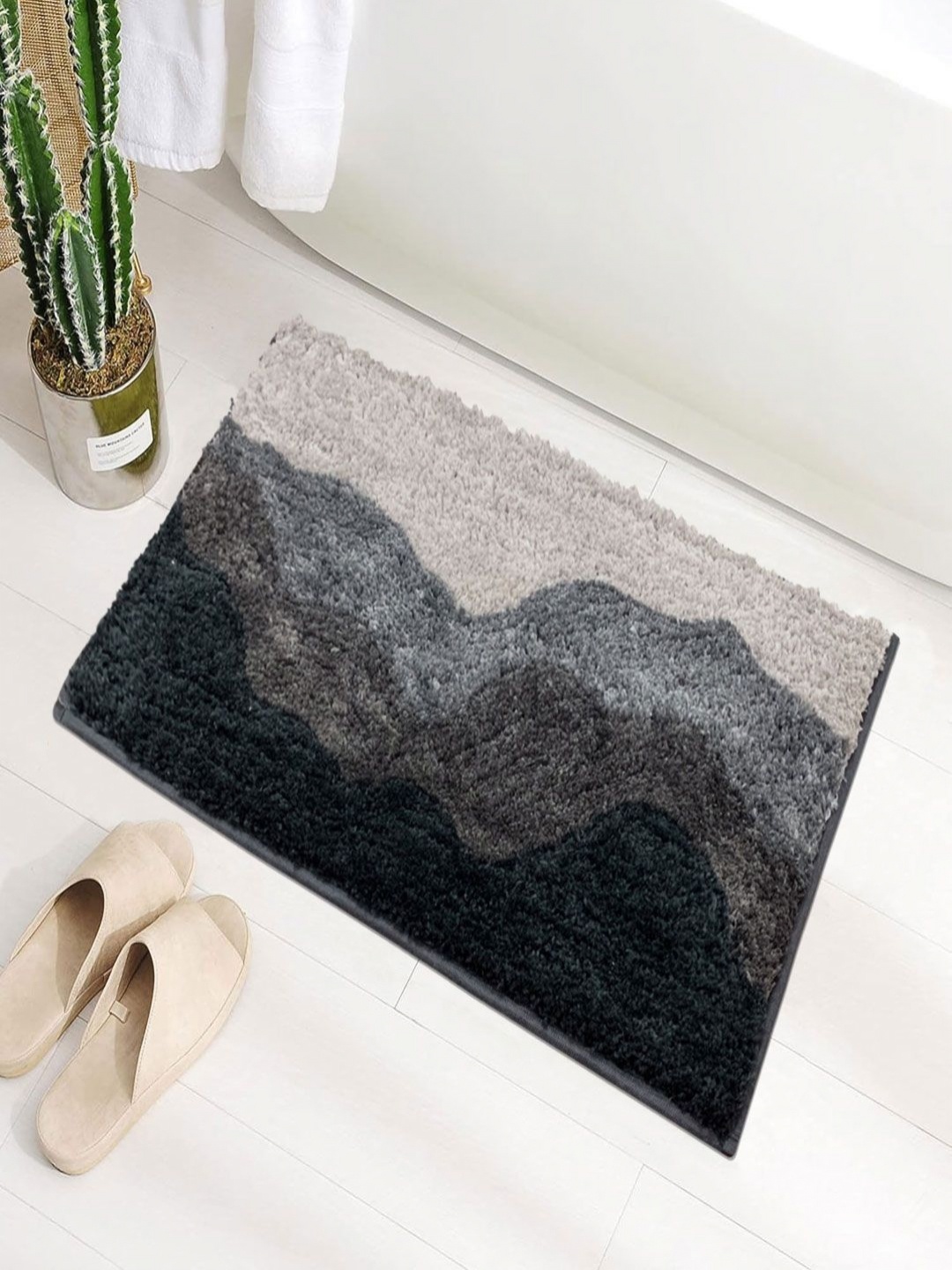 

LUXEHOME INTERNATIONAL Macau Green & Grey Waves Printed Microfibre 1780 GSM Bath Rug