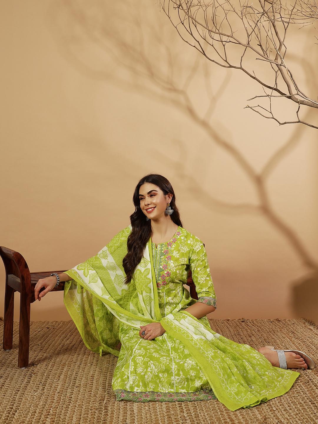 

V.S.Creation Floral Printed Panelled Thread Work Pure Cotton Kurta With Trousers & Dupatta, Green