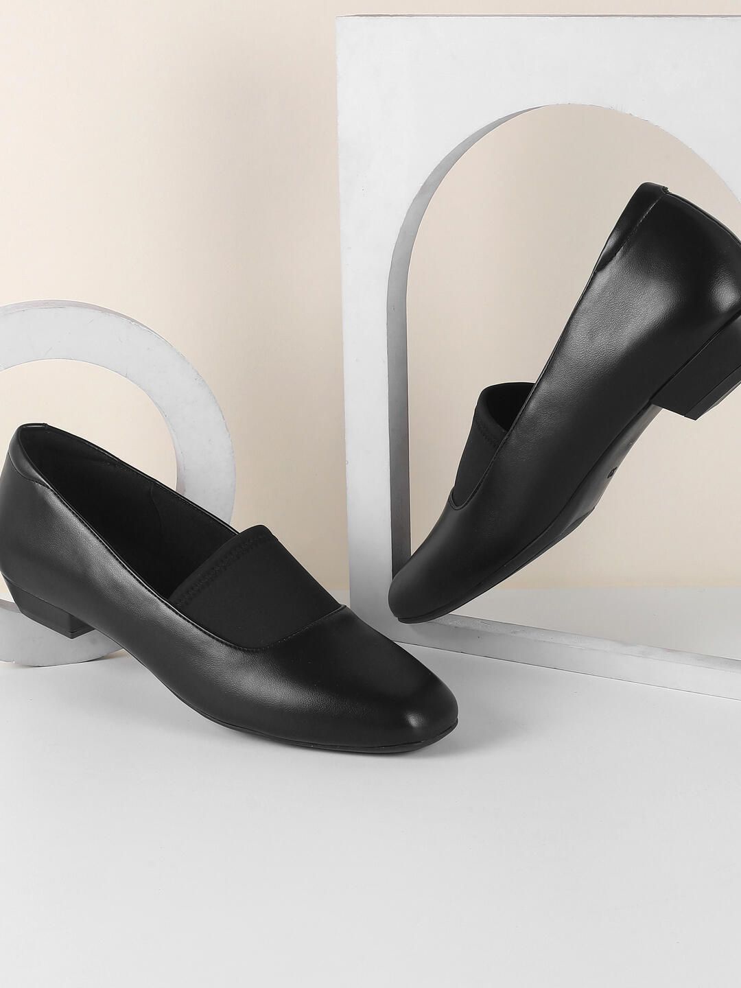 

Mochi Colourblocked Block Pumps, Black