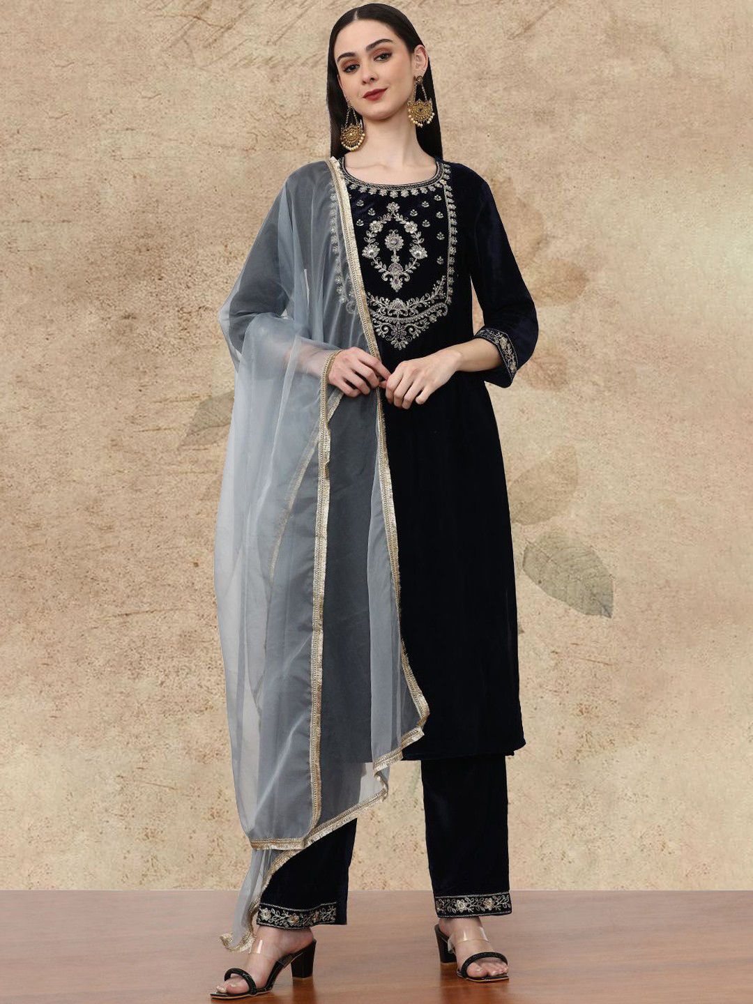 

AVANSHEE Women Ethnic Motifs Embroidered Regular Thread Work Velvet Kurta with Trousers & With Dupatta, Navy blue